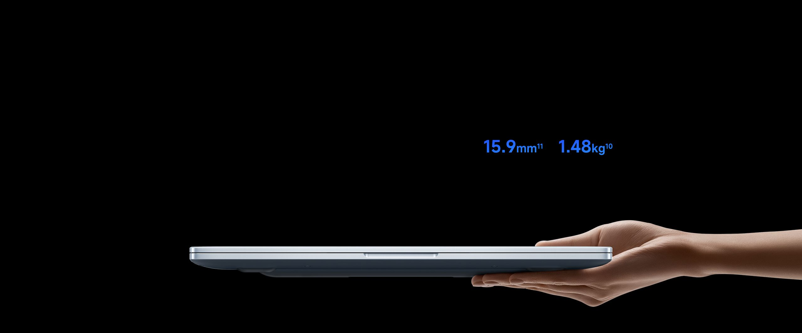 Espessura 15,9 mm e peso 1,48 kg do Xiaomi Redmibook 14 Pro 2026 segurado na mão